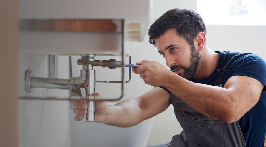 Professional emergency plumbing in England, AR